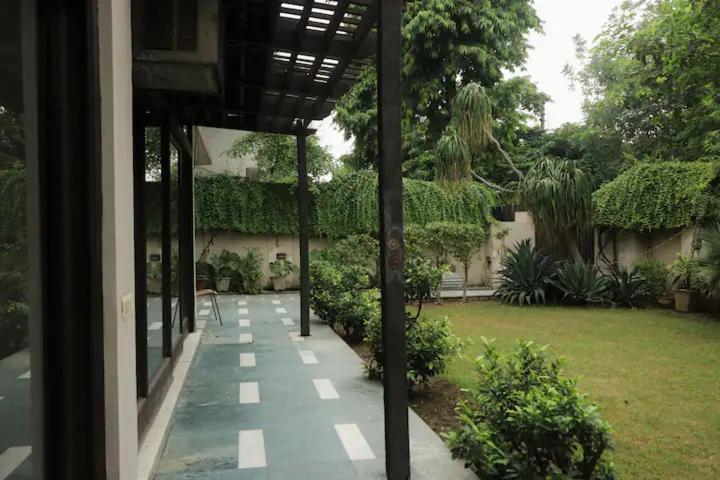 Bali Mantra Apartment New Delhi Exterior photo